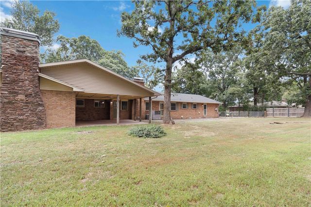 3341 Luper Road, Lowell, AR 72745