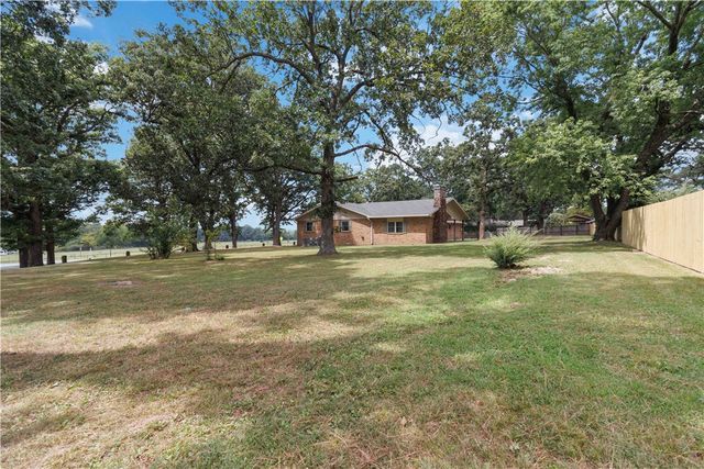 3341 Luper Road, Lowell, AR 72745