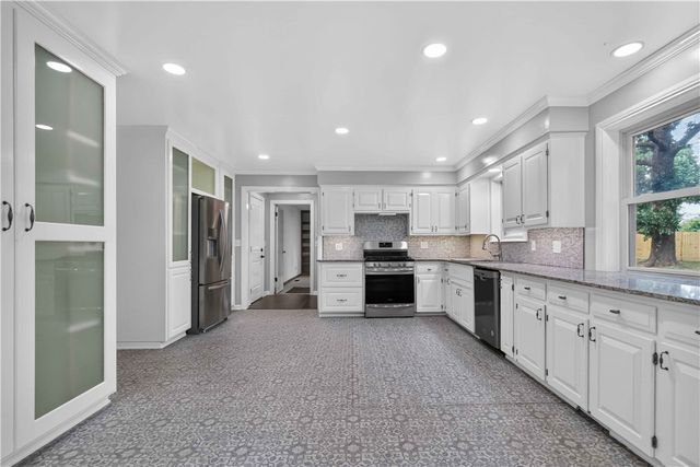 3341 Luper Road, Lowell, AR 72745