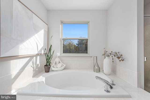 934 HERITAGE DR, Norristown, PA 19403