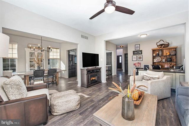 934 HERITAGE DR, Norristown, PA 19403