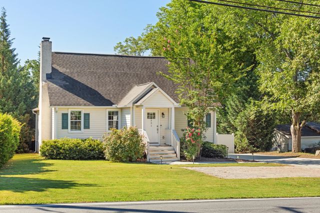 331 Hammett Bridge Road, Greer, SC 29650