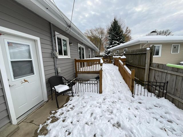 8540 14th AVENUE, Kenosha, WI 53143