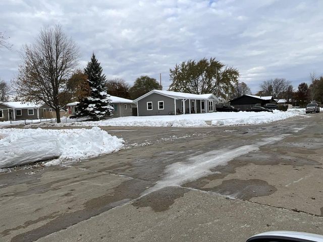 8540 14th AVENUE, Kenosha, WI 53143