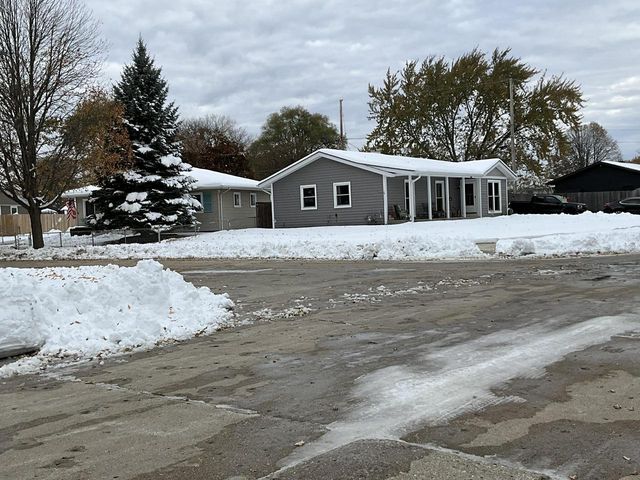 8540 14th AVENUE, Kenosha, WI 53143
