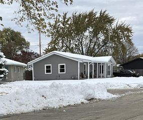 8540 14th AVENUE, Kenosha, WI 53143