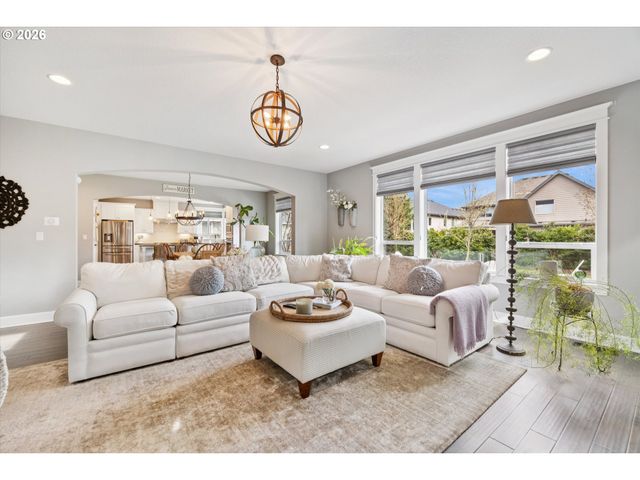 15928 STABLES Pl, Oregon City, OR 97045