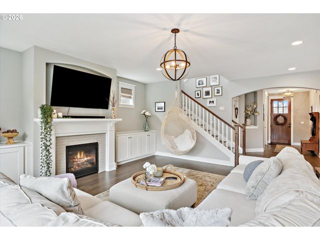 15928 STABLES Pl, Oregon City, OR 97045