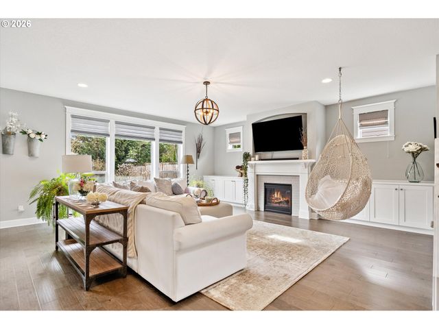 15928 STABLES Pl, Oregon City, OR 97045