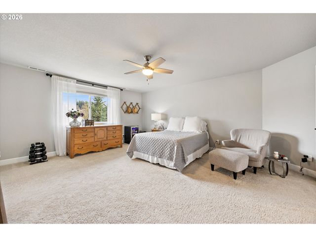 15928 STABLES Pl, Oregon City, OR 97045