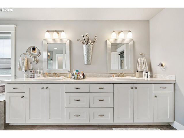 15928 STABLES Pl, Oregon City, OR 97045