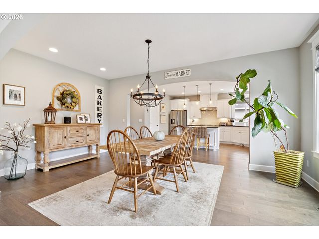 15928 STABLES Pl, Oregon City, OR 97045