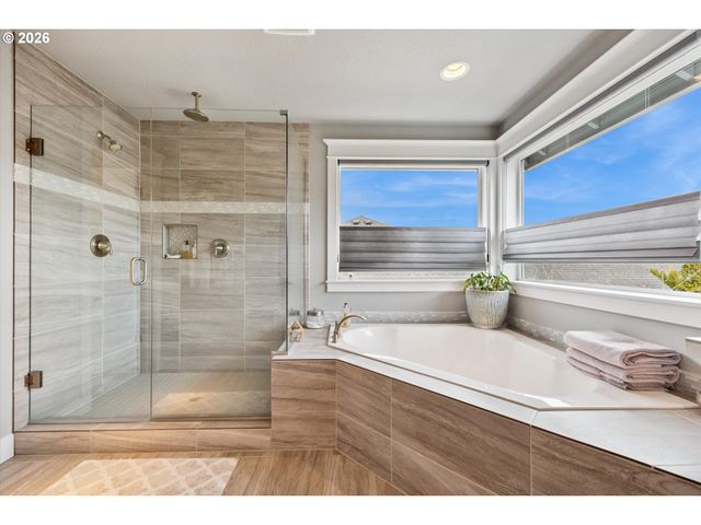 15928 STABLES Pl, Oregon City, OR 97045