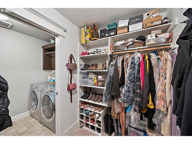 15928 STABLES Pl, Oregon City, OR 97045