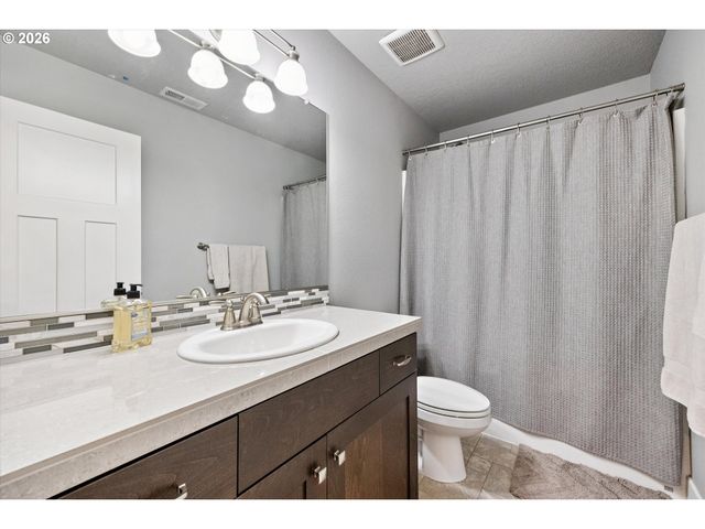 15928 STABLES Pl, Oregon City, OR 97045