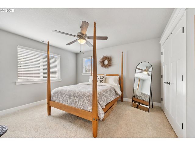 15928 STABLES Pl, Oregon City, OR 97045