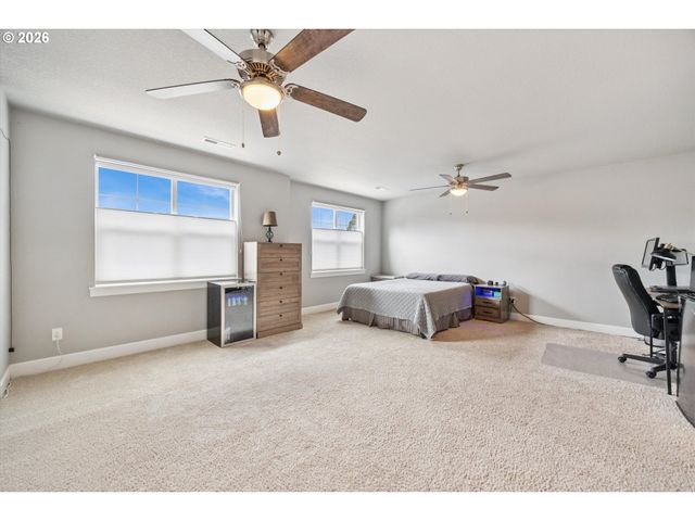 15928 STABLES Pl, Oregon City, OR 97045