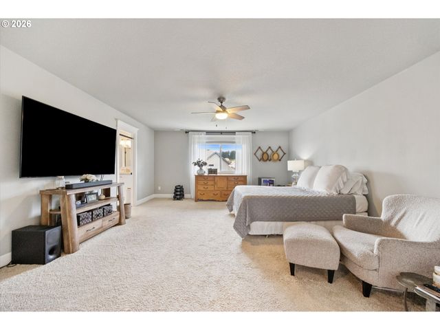 15928 STABLES Pl, Oregon City, OR 97045