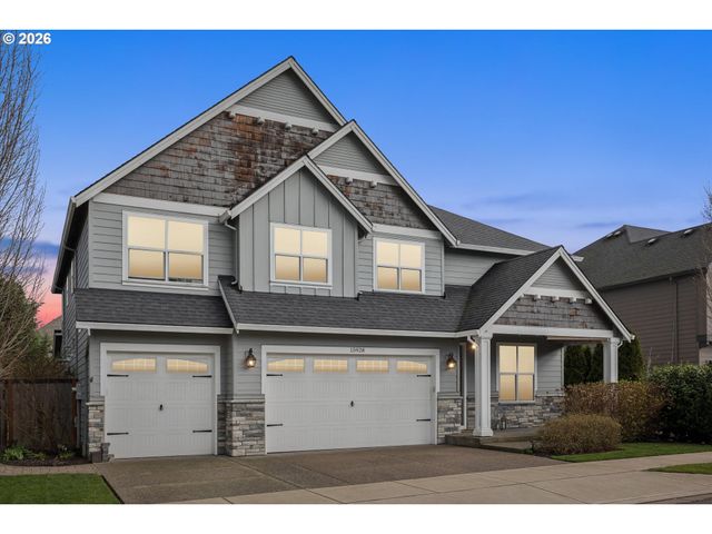 15928 STABLES Pl, Oregon City, OR 97045