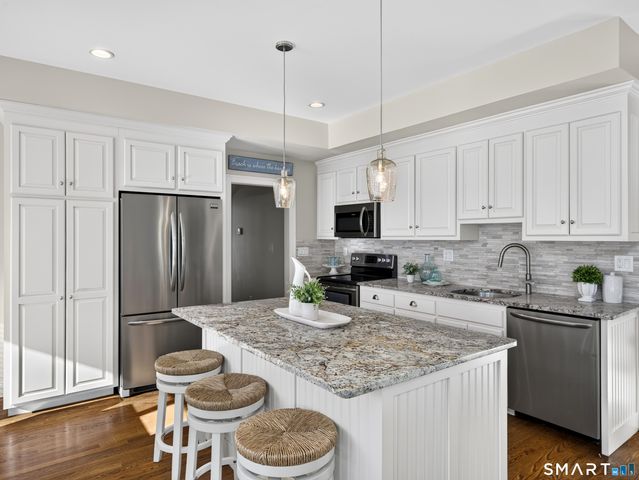 9 Bellstone Avenue, Westbrook, CT 06498