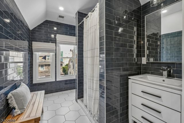 20 Edgewood Rd, Glen Ridge Boro Twp., NJ 07028