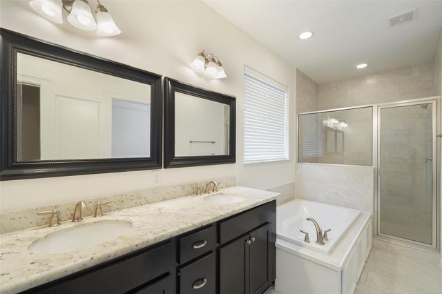 724 Link Road, Houston, TX 77009