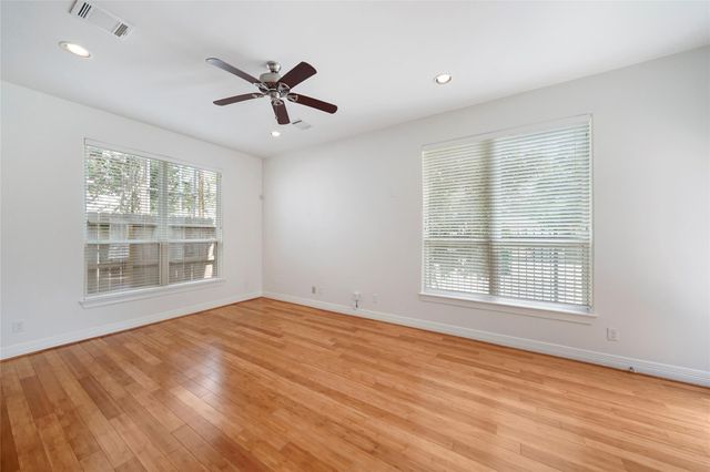 724 Link Road, Houston, TX 77009