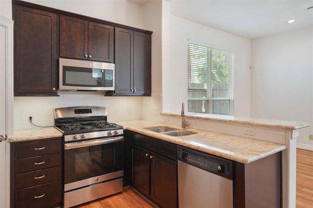 724 Link Road, Houston, TX 77009