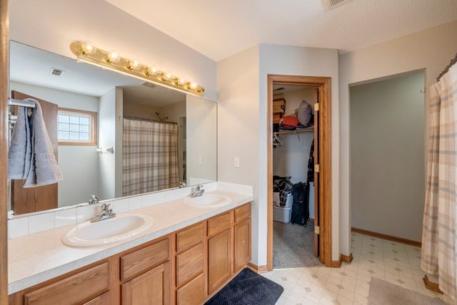 3420 E 52nd Street, Des Moines, IA 50317