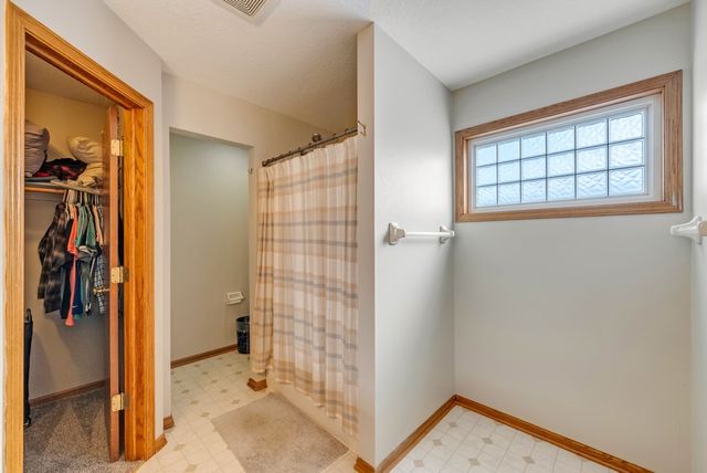 3420 E 52nd Street, Des Moines, IA 50317