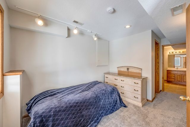 3420 E 52nd Street, Des Moines, IA 50317