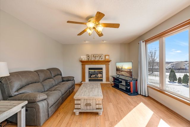 3420 E 52nd Street, Des Moines, IA 50317