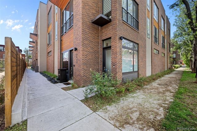 2438 N Washington Street, Denver, CO 80205
