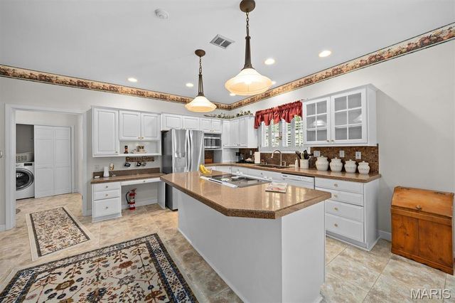 5 Ginger Woods Court, Glen Carbon, IL 62034
