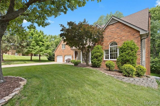 5 Ginger Woods Court, Glen Carbon, IL 62034