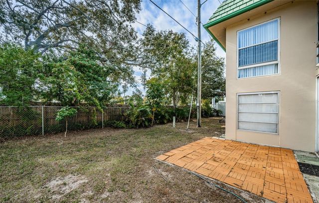 2001 GREENBRIAR BOULEVARD 7, Clearwater, FL 33763