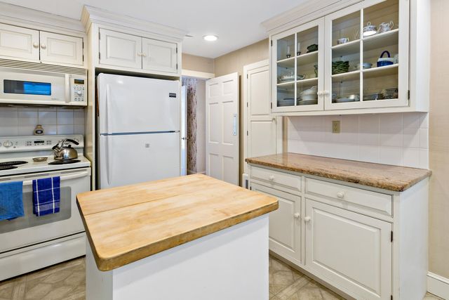 180 Pond View Drive, Centerville, MA 02632