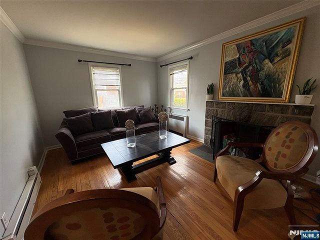 40 Sylvan Avenue, Bergenfield, NJ 07621