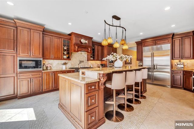 10 Fox Terrace, Cliffside Park, NJ 07010