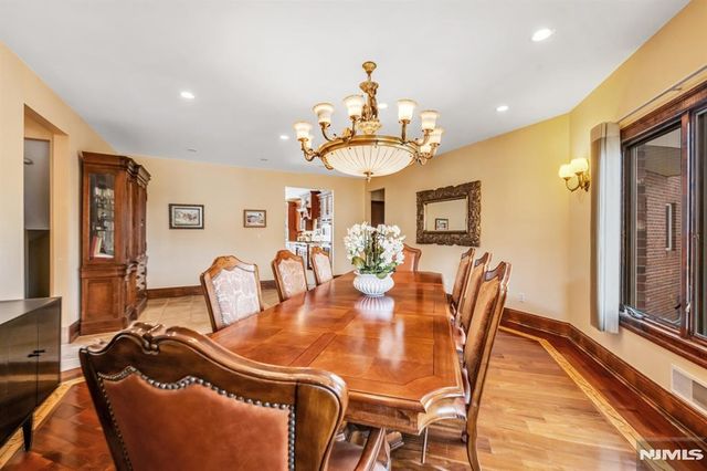 10 Fox Terrace, Cliffside Park, NJ 07010