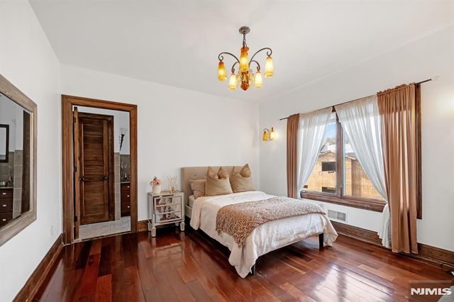 10 Fox Terrace, Cliffside Park, NJ 07010