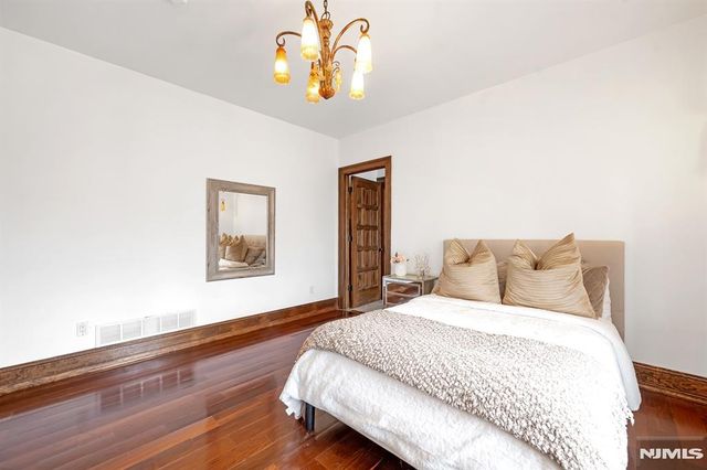 10 Fox Terrace, Cliffside Park, NJ 07010