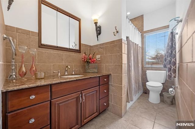 10 Fox Terrace, Cliffside Park, NJ 07010