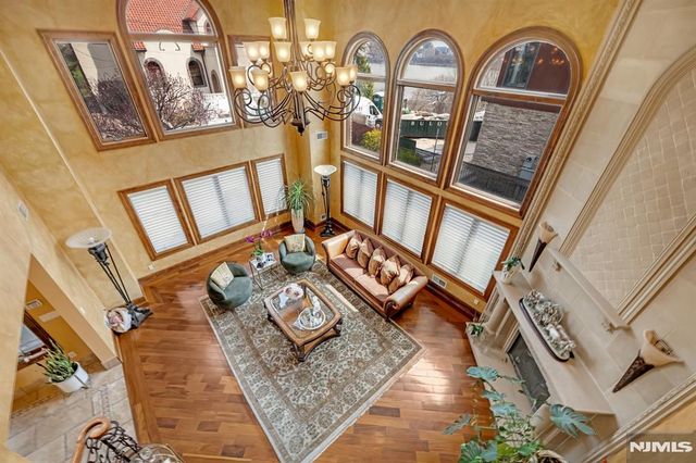 10 Fox Terrace, Cliffside Park, NJ 07010