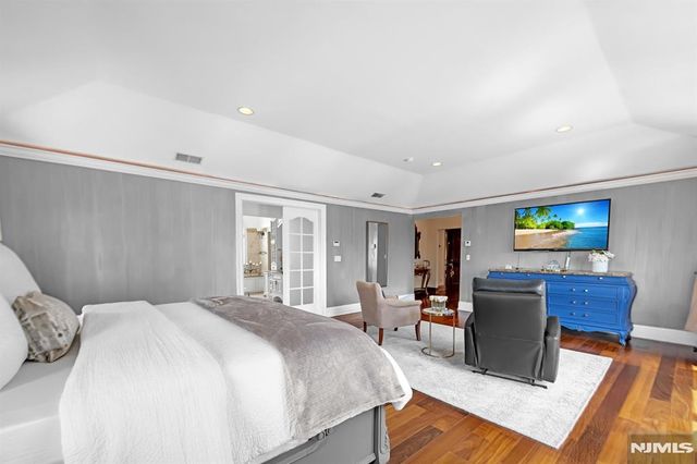 10 Fox Terrace, Cliffside Park, NJ 07010