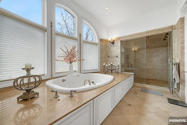 10 Fox Terrace, Cliffside Park, NJ 07010