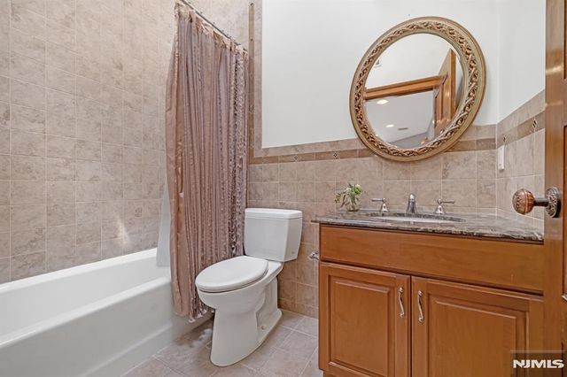 10 Fox Terrace, Cliffside Park, NJ 07010