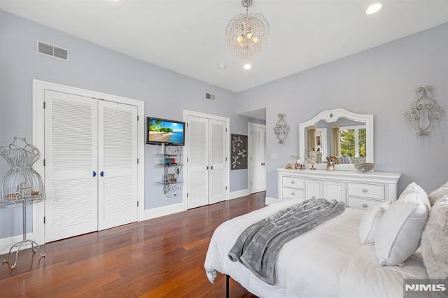 10 Fox Terrace, Cliffside Park, NJ 07010