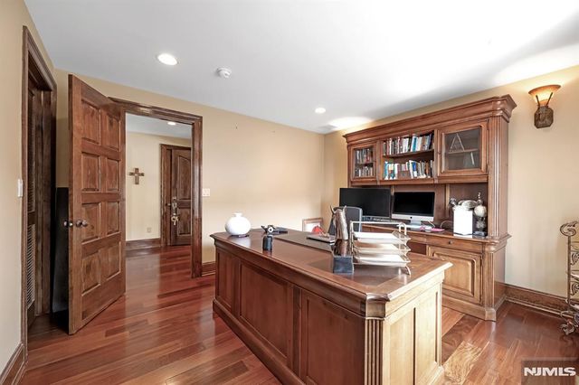 10 Fox Terrace, Cliffside Park, NJ 07010