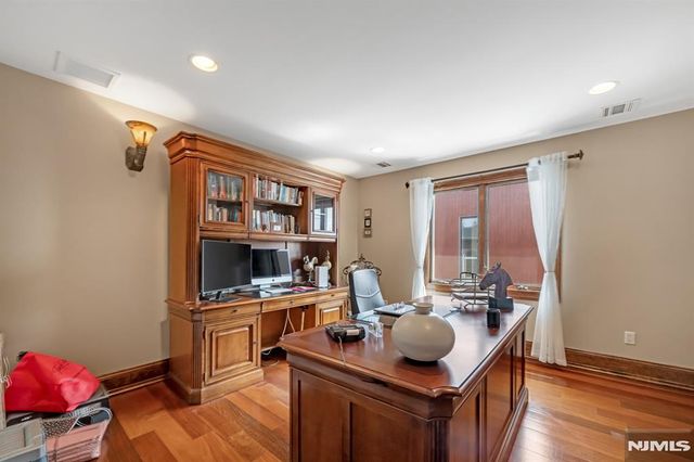 10 Fox Terrace, Cliffside Park, NJ 07010